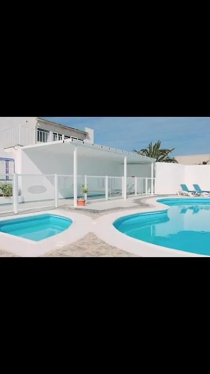 110 Colony Club Apartment